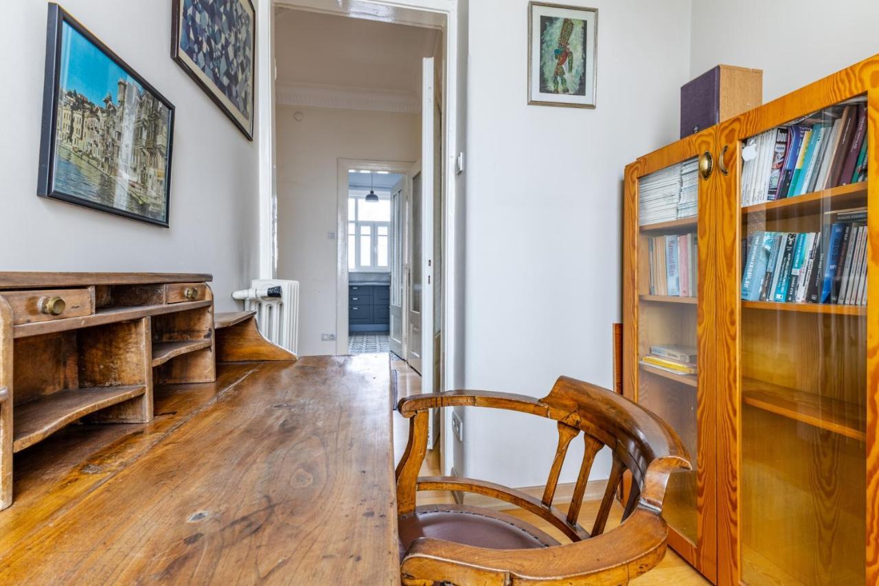 Flat With Balcony And Bosphorus View In Beyoglu Apartment Istanbul Exterior photo