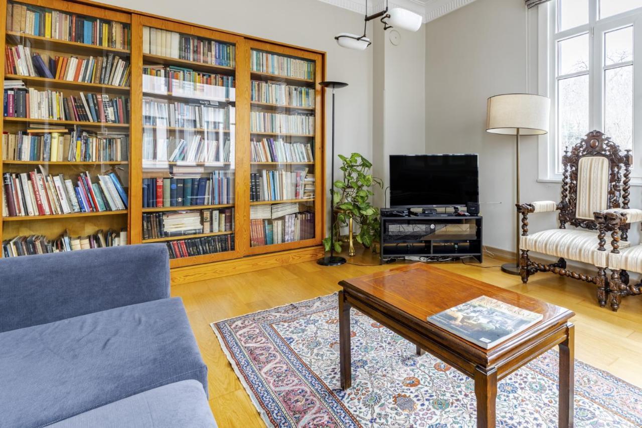 Flat With Balcony And Bosphorus View In Beyoglu Apartment Istanbul Exterior photo