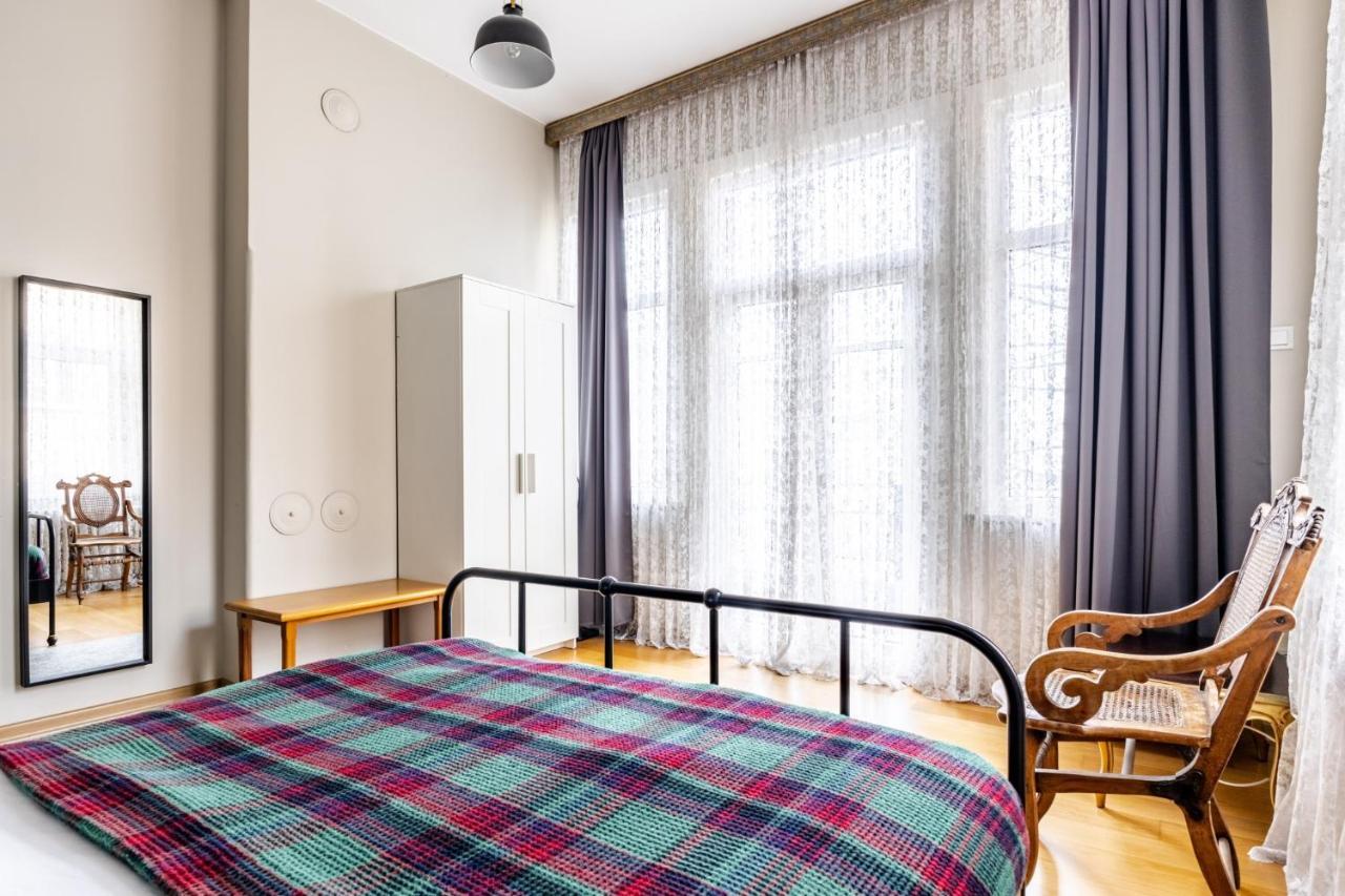 Flat With Balcony And Bosphorus View In Beyoglu Apartment Istanbul Exterior photo